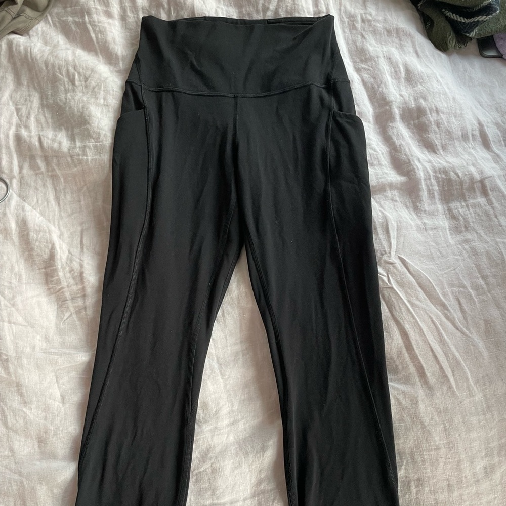 Lululemon align high rise crop with pockets